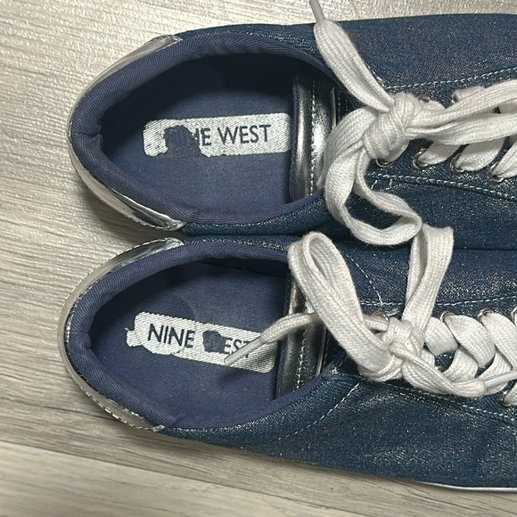 NINE WEST Women’s Blue/Silver Sparkly Shoes Size 9M - Picture 4 of 9